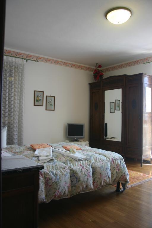 L'Ospitalita Del Castello Villa Settimo Vittone Room photo